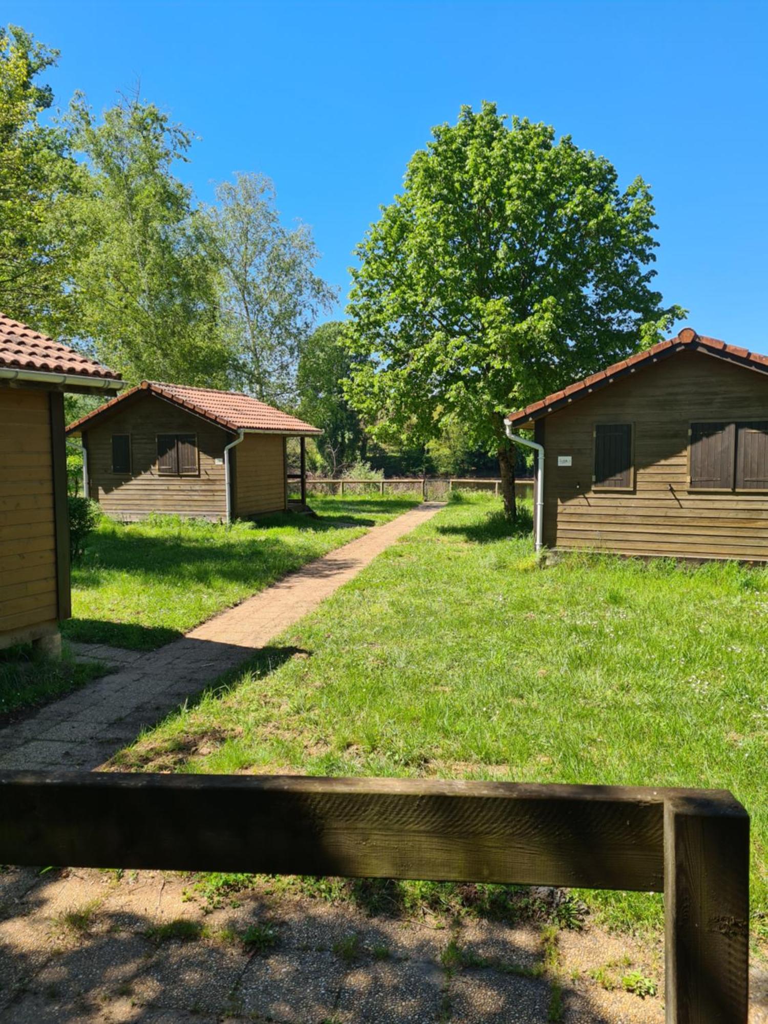 Les Chalets Guinguette Capdenac-Gare Buitenkant foto
