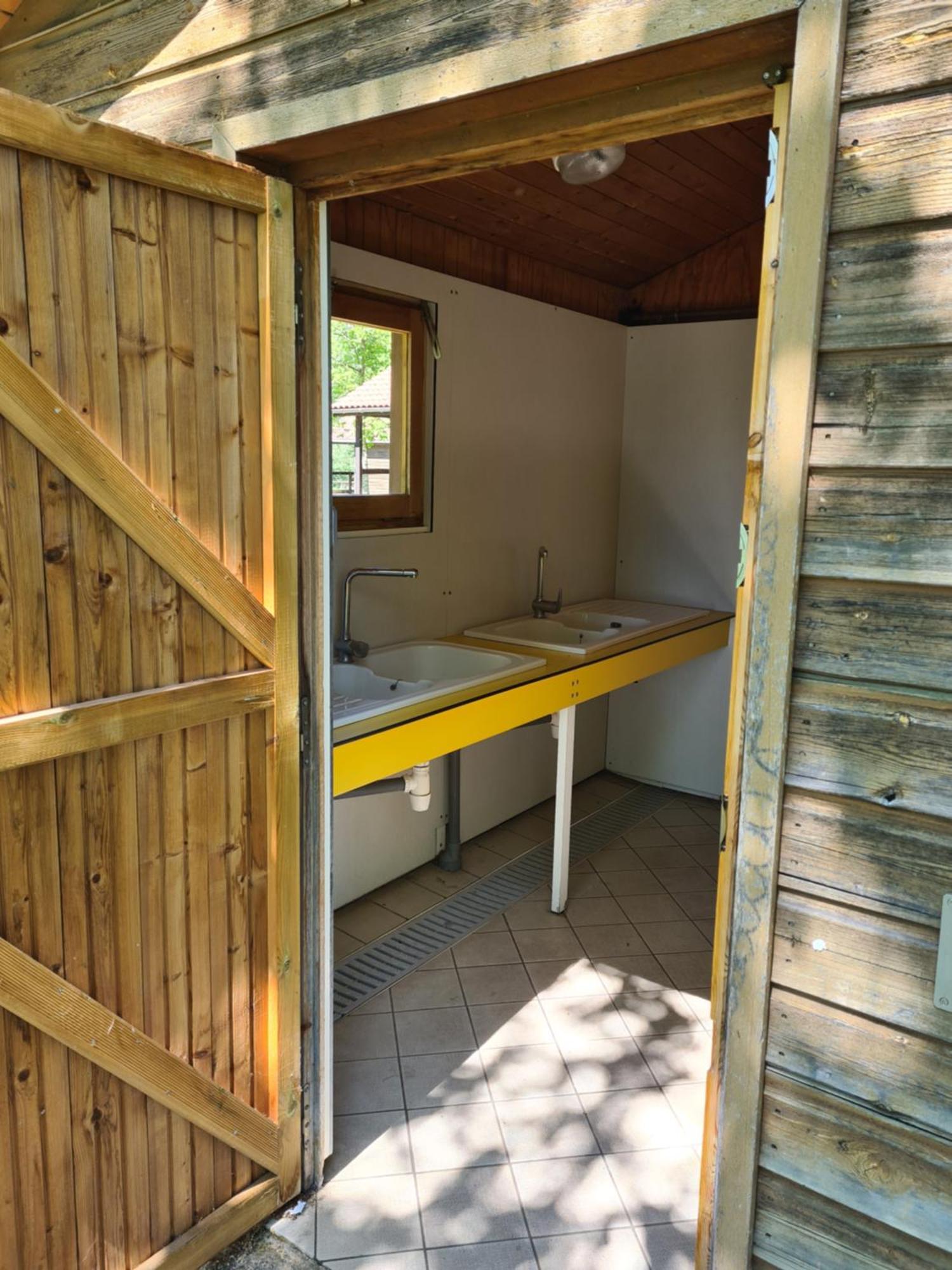 Les Chalets Guinguette Capdenac-Gare Buitenkant foto